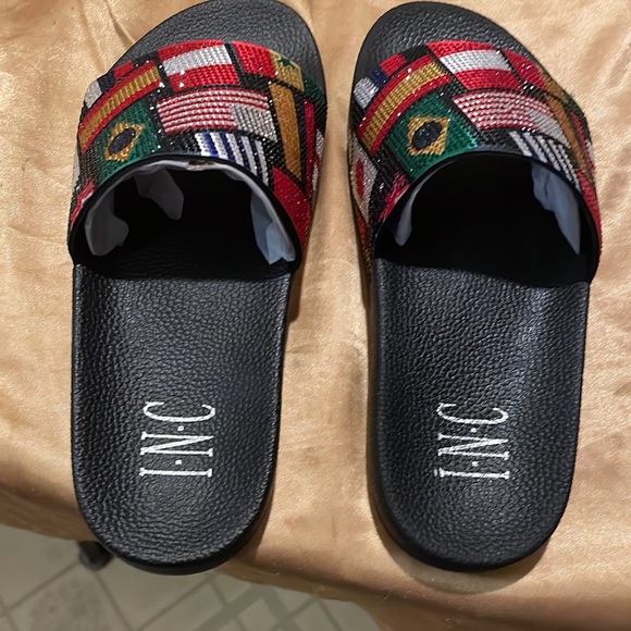 INC International Concepts Shoes - INC FLAG POOL SANDAL SIZE 5 NO BOX